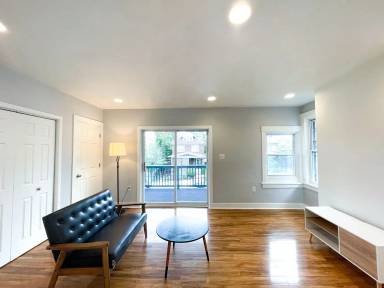 Main picture of 2345 Tilbury Ave