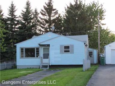 Main picture of 227 Woodside Pl