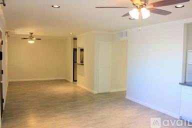 Main picture of 128 W Windsor Rd