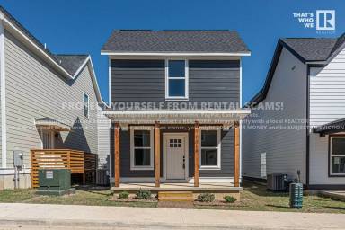 Main picture of 1018 S Laramie Hght