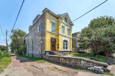 Main picture of 947 S Brook St