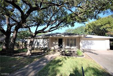 Main picture of 11504 Three Oaks Trl