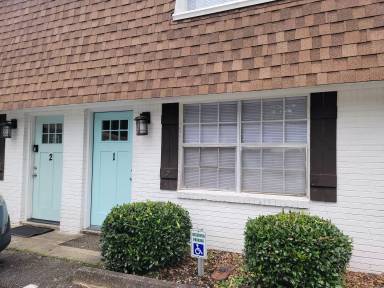 Main picture of 625 Coleman St