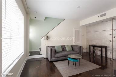 Main picture of 930 10th St