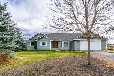 Main picture of 2232 E Shoshone Ave