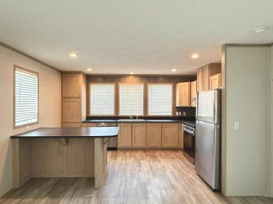 Main picture of 654 Walnut St