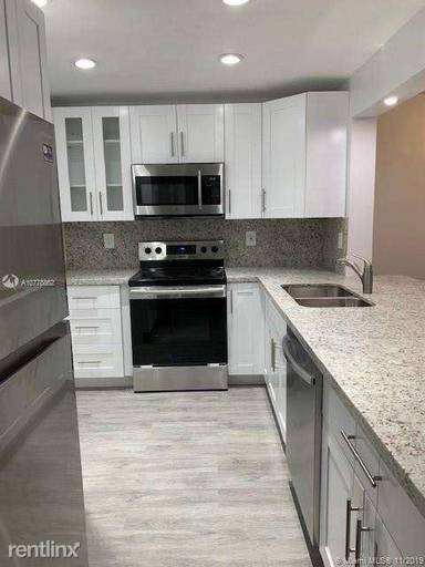 Main picture of Colony At Dadeland Apartments