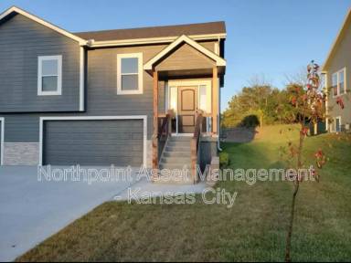 Main picture of 112 S McGee St