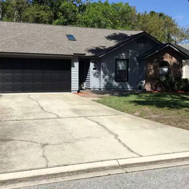 Main picture of 2411 Sussex Dr