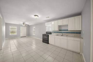 Main picture of 310 Terminal St