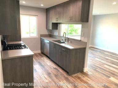 Main picture of 2603 N Glenoaks Blvd