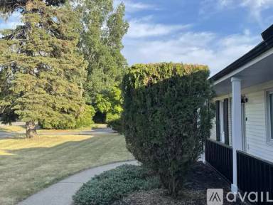 Main picture of 2837 W Walton Blvd