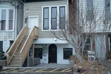 Main picture of 1023 N Calvert St