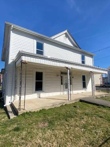 Main picture of 102 Academy St