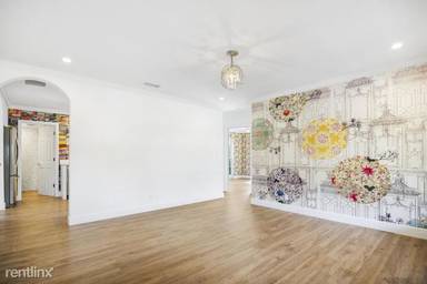 Main picture of 820 NW 3rd Ave