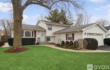 Main picture of 814 Foster Ave