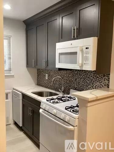 Main picture of 19 Wildwood Gdns