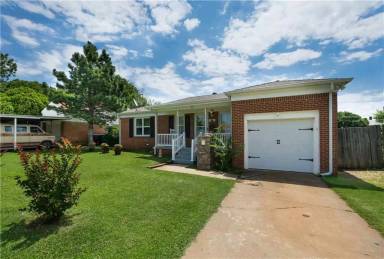 Main picture of 1504 Johnston Dr