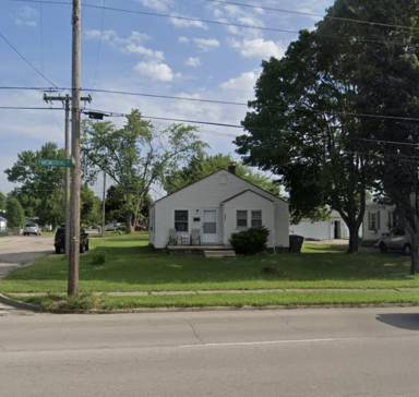 Main picture of 3000 E Memorial Dr
