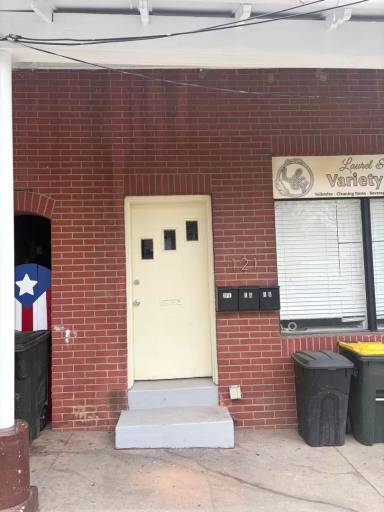 Main picture of 121 Laurel St