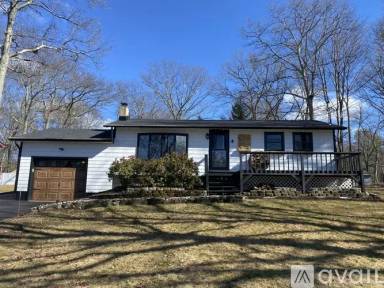 Main picture of 107 North Wood Rd