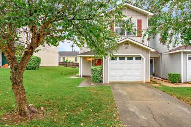 Main picture of 111 Commons Dr