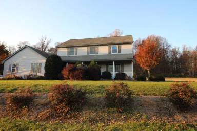 Main picture of 105 Bluebird Ln
