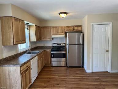 Main picture of 1024 Columbus Cir N
