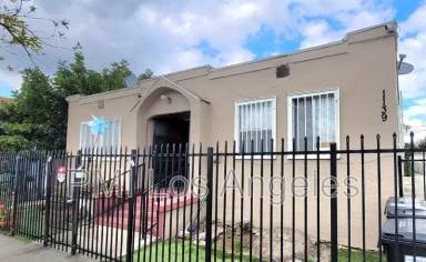 Main picture of 1139 E 68th St