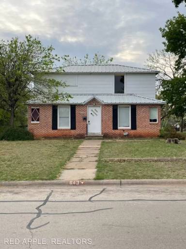 Main picture of 643 Palm St