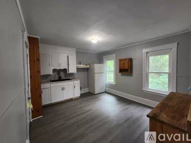 Main picture of 430 W 4th St