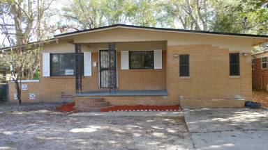 Main picture of 3417 Henrietta St