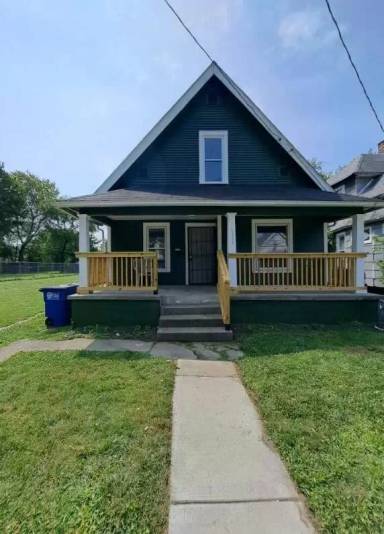 Main picture of 1349 W Woodruff Ave