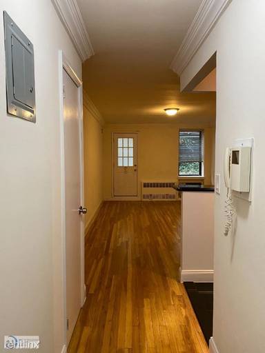 Main picture of 229 E 80th St