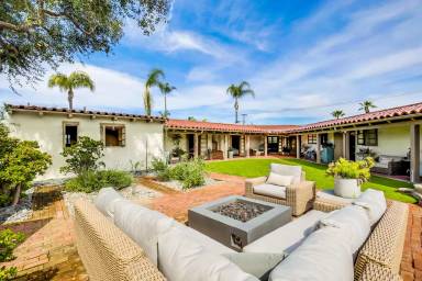 Main picture of 200 Palm Ave