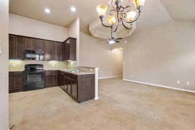 Main picture of 293 Rosalie Dr