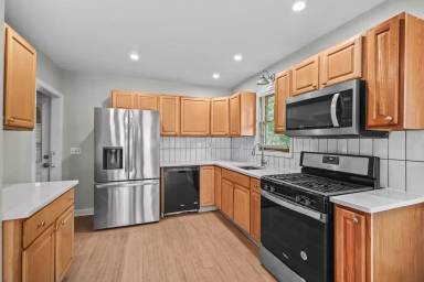 Main picture of 4 Thurston Ave