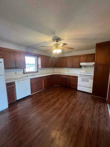 Main picture of 221 W Bedford St