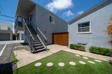 Main picture of 3928 Kendall St
