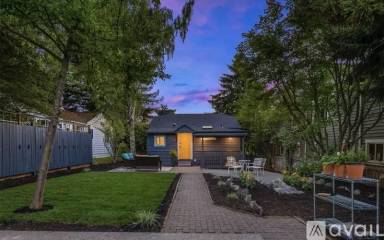 Main picture of 4258 33rd Ave W