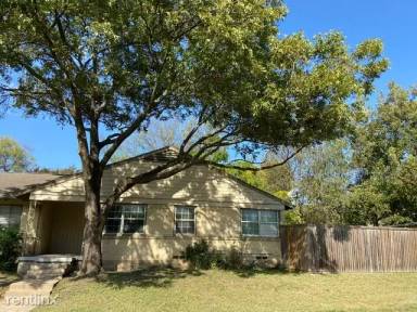 Main picture of 7702 Kaywood Dr