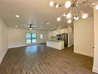 Main picture of 346 Parks Cir