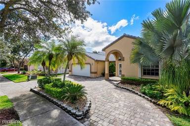 Main picture of 807 Heritage Dr