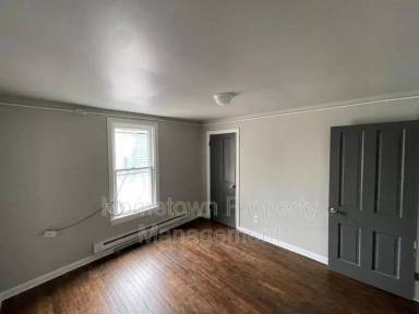 Main picture of 338 W 2nd St