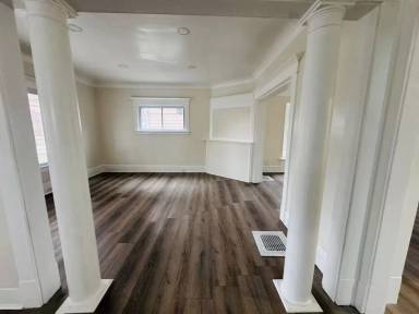 Main picture of 10404 South Blvd