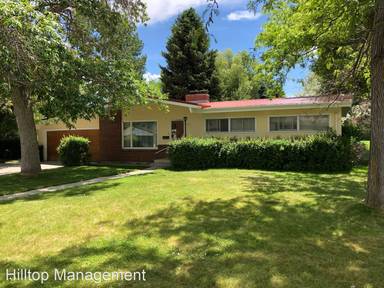 Main picture of 595 Parks St