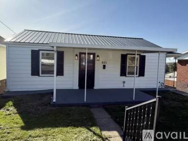 Main picture of 601 Washington Ave