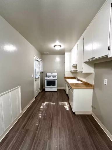 Main picture of 915 Beverly Way