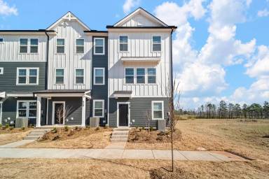 Main picture of 519 Toffeemen Dr