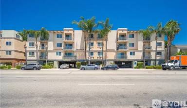 Main picture of 13941 Sherman Way